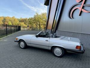 Image 6/36 de Mercedes-Benz 560 SL (1987)