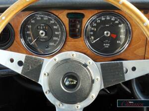Image 10/24 de Jaguar XJ 6 4.2 (1969)