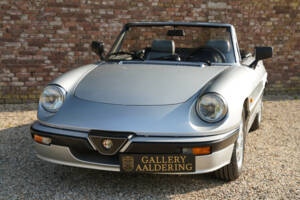 Immagine 48/50 di Alfa Romeo 2.0 Spider QV (1987)