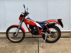 Image 2/34 of Honda TLR 200 (1983)