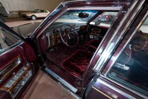 Image 37/58 of Cadillac Brougham Elegance (1988)
