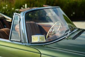 Image 23/50 of Mercedes-Benz 220 SE b (1964)