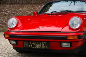Image 24/50 of Porsche 911 Carrera 3.2 (1988)