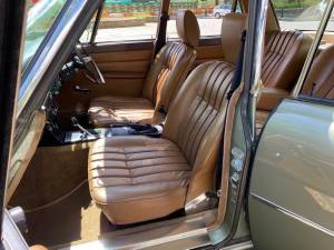 Image 23/50 of Rover 3500 (1975)