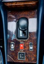 Image 25/31 of Mercedes-Benz 560 SL (1987)