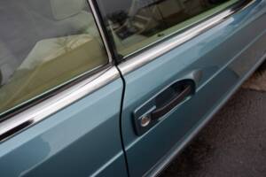 Image 28/31 de Mercedes-Benz 420 SEC (1990)