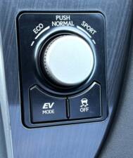 Image 18/27 de Lexus RX 450h (2011)