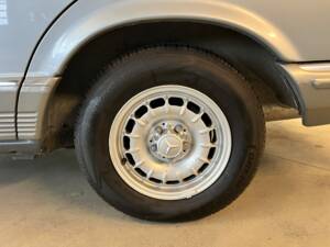 Image 33/64 of Mercedes-Benz 280 SE (1983)