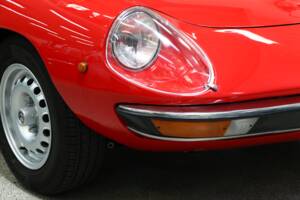 Afbeelding 6/37 van Alfa Romeo 2000 Spider Veloce (1979)