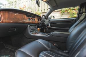 Imagen 21/50 de Jaguar XK8 4.0 (2000)