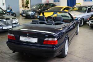 Image 14/36 of BMW 318i (1999)
