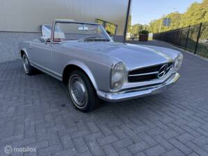 Image 6/27 of Mercedes-Benz 230 SL (1967)