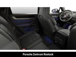 Imagen 14/14 de Porsche Cayenne Coupé Turbo S E-Hybrid (2026)