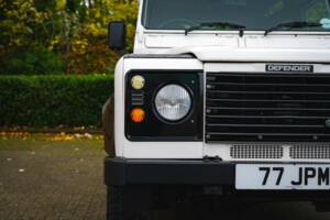 Image 11/41 of Land Rover Defender 90 "50th Anniversary" (1999)