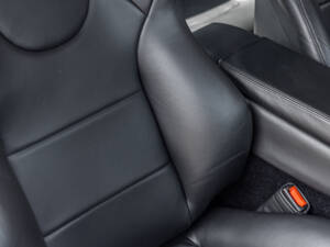 Image 32/56 of Aston Martin V12 Vanquish S (2005)