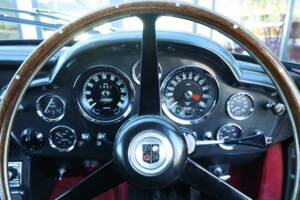 Bild 17/50 von Aston Martin DB 6 (1968)