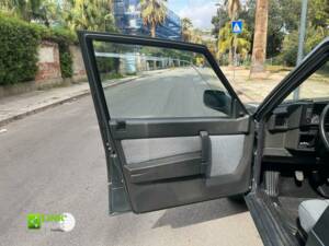 Image 18/22 de Alfa Romeo 75 1.8 (1988)