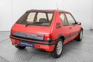 Image 27/50 de Peugeot 205 GTi 1.6 (1986)