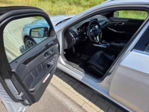 Immagine 9/11 di Mercedes-Benz E 63 S AMG 4MATIC T (2013)
