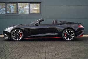 Image 6/50 of Aston Martin Vanquish S Volante (2018)