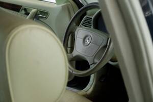 Bild 34/45 von Mercedes-Benz C 230 Kompressor T (1999)