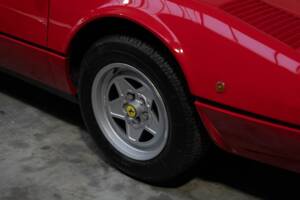 Bild 29/85 von Ferrari 308 GTSi Quattrovalvole (1985)