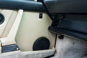 Imagen 20/60 de Porsche 911 Carrera 3.2 (WTL) (1988)