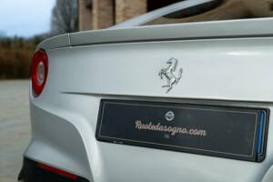 Image 15/50 of Ferrari F12berlinetta (2013)