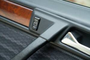 Imagen 37/50 de Mercedes-Benz 200 TE (1992)