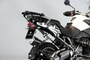 Image 45/50 of BMW DUMMY (2010)