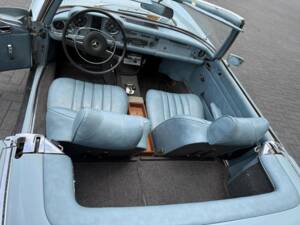 Image 30/43 de Mercedes-Benz 280 SL (1969)