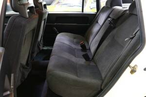Image 22/34 of Volvo 940 2.3i (1991)