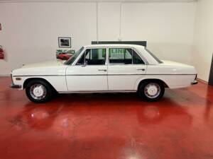 Image 3/46 of Mercedes-Benz 220 D (1972)
