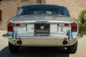 Image 15/50 de Jaguar XJ 6 4.2 (1970)