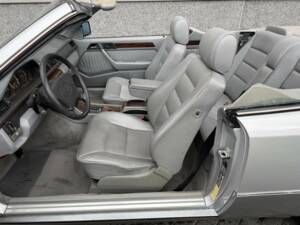 Bild 27/50 von Mercedes-Benz E 320 (1995)
