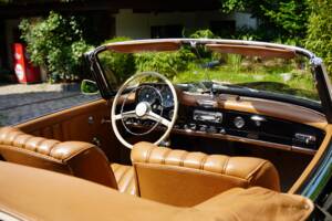 Afbeelding 2/10 van Mercedes-Benz 190 SL (1959)
