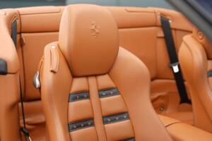 Image 17/50 de Ferrari California (2012)