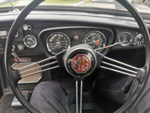 Image 57/58 of MG MGB (1968)