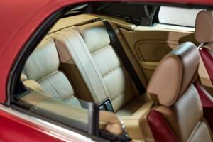 Image 28/45 of BMW 320i (1990)