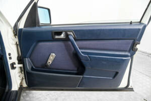Image 32/50 de Mercedes-Benz 190 D (1985)