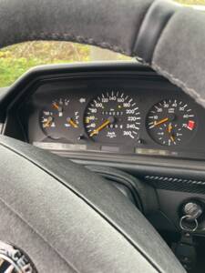 Immagine 12/14 di Mercedes-Benz 280 E (1993)
