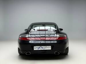 Bild 8/35 von Porsche 911 Carrera 4S (2003)
