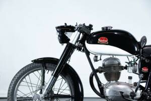 Image 32/50 of Mondial 125 (1961)