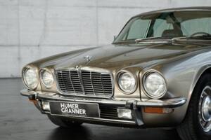 Bild 4/50 von Jaguar XJ 6 L 4.2 (1975)