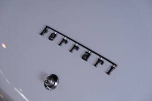 Image 16/36 of Ferrari 330 GT 2+2 (1964)