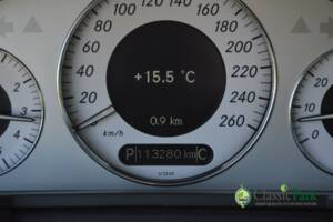 Image 35/50 of Mercedes-Benz E 500 T (2004)