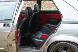 Afbeelding 26/50 van Alfa Romeo 75 3.0 V6 QV (1988)