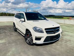 Image 1/14 of Mercedes-Benz GL 63 AMG (2015)