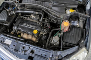 Image 37/50 de Opel Tigra TwinTop 1.4 Twinport (2006)