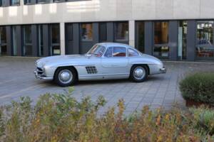 Image 36/37 of Mercedes-Benz 300 SL "Gullwing" (1954)